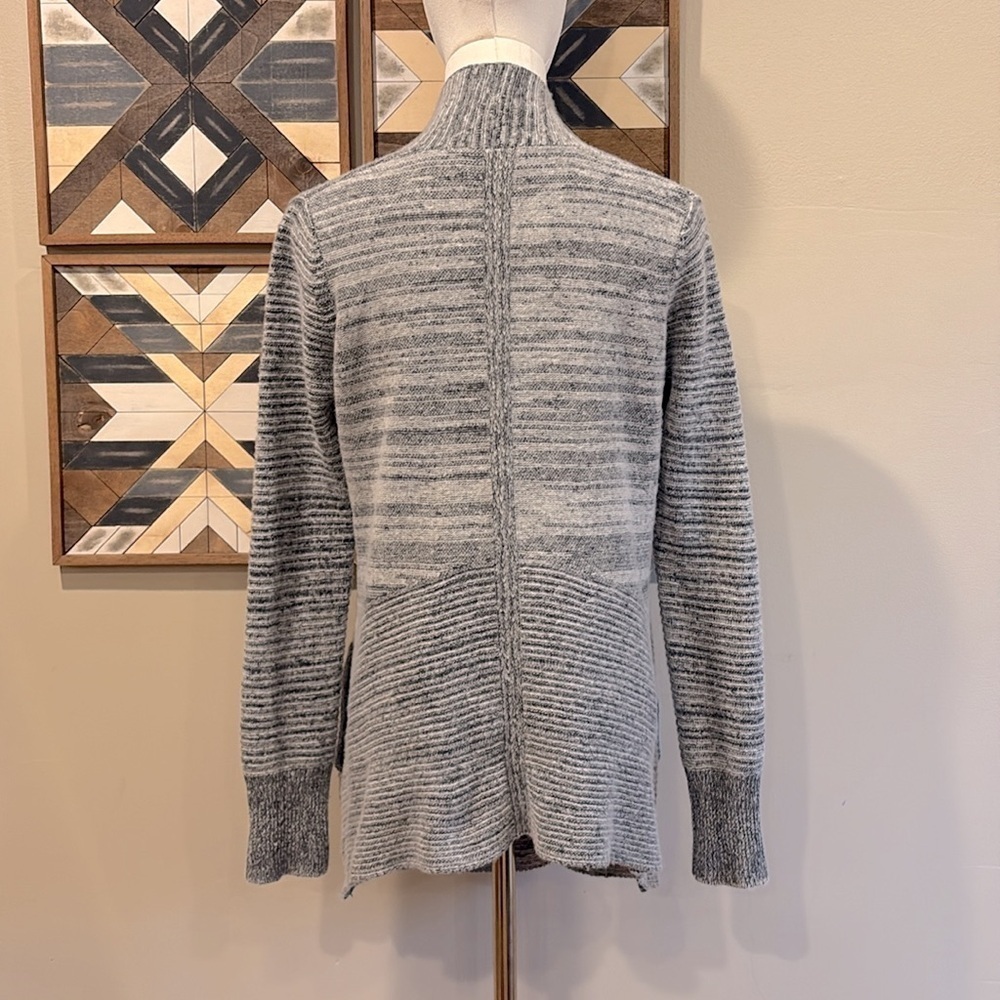 Banana Republic Merino Wool Blend Cardigan Sweater Grey XS - Picture 5 of 8